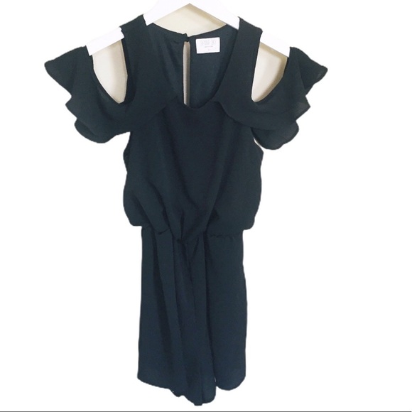 SIENNA SKY (Anthro) Boho Flutter Romper With Cold Shoulder Detail Black Sz Small - Picture 1 of 9